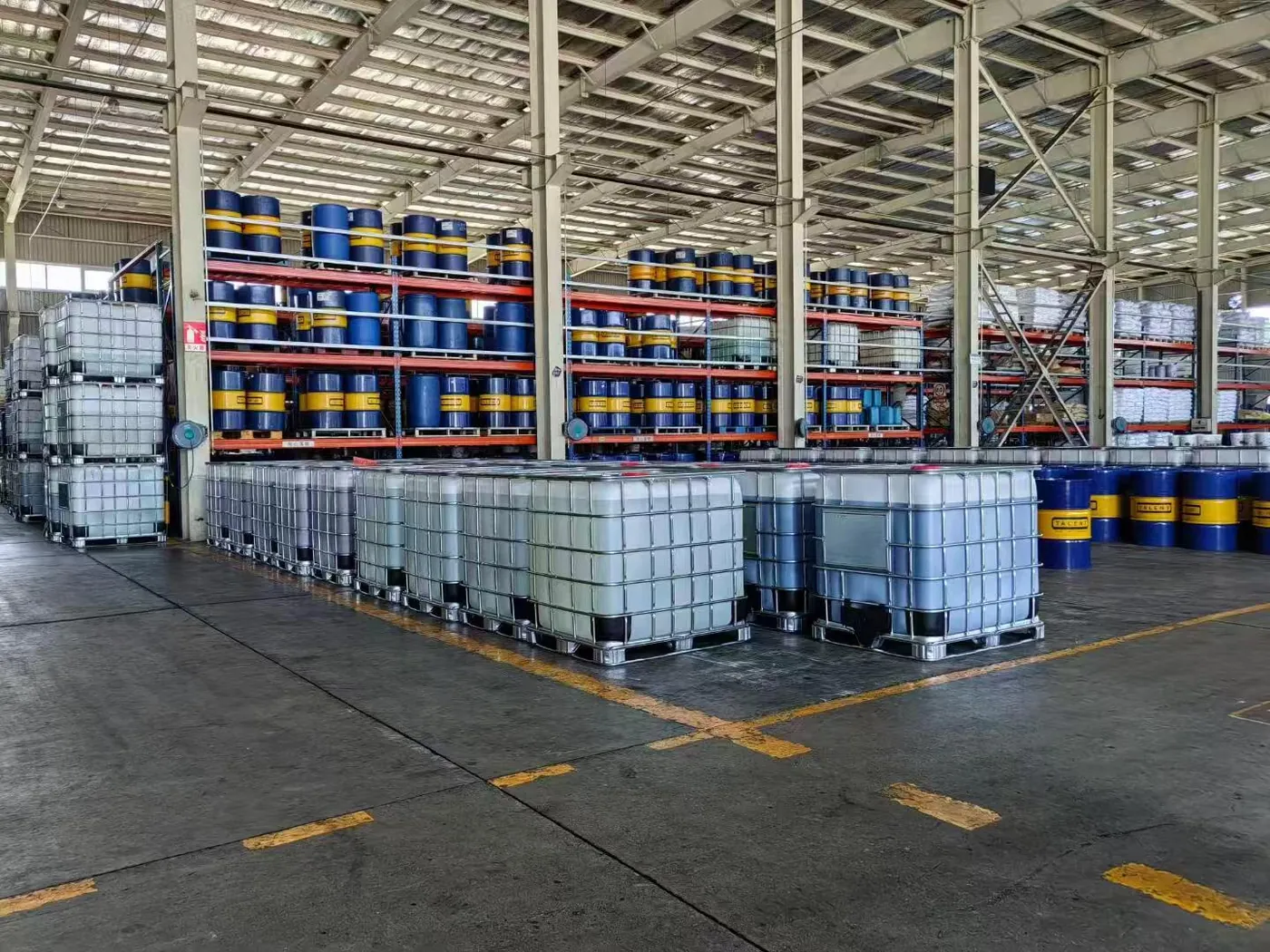 Organized chemical products warehouse